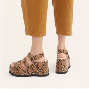 Free People Chelsea Platform Sandals SZ EUR 39